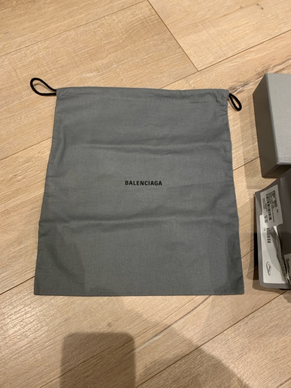 Balenciaga Black Logo Thong Sandals - Picture 6 of 8